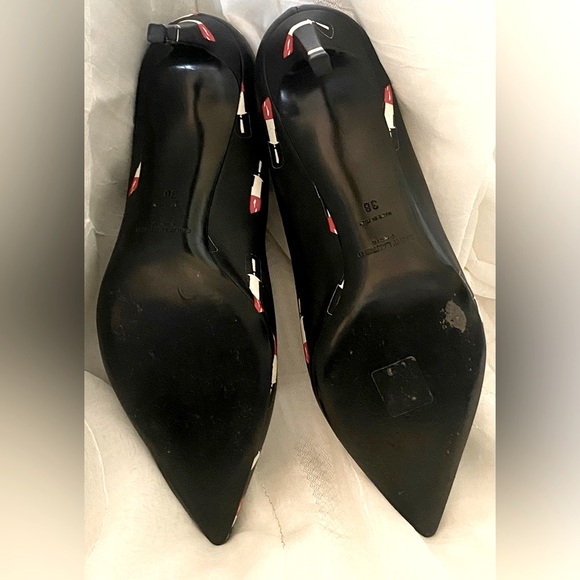 Saint Laurent Lipstick Black Leather Heels - Picture 5 of 10